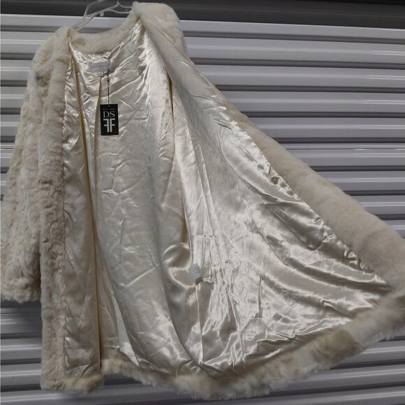 Donna Salyers Fabulous Furs Ivory Faux Fur Coat Plus 3X Long Plush Winter Jacket - Picture 2 of 10